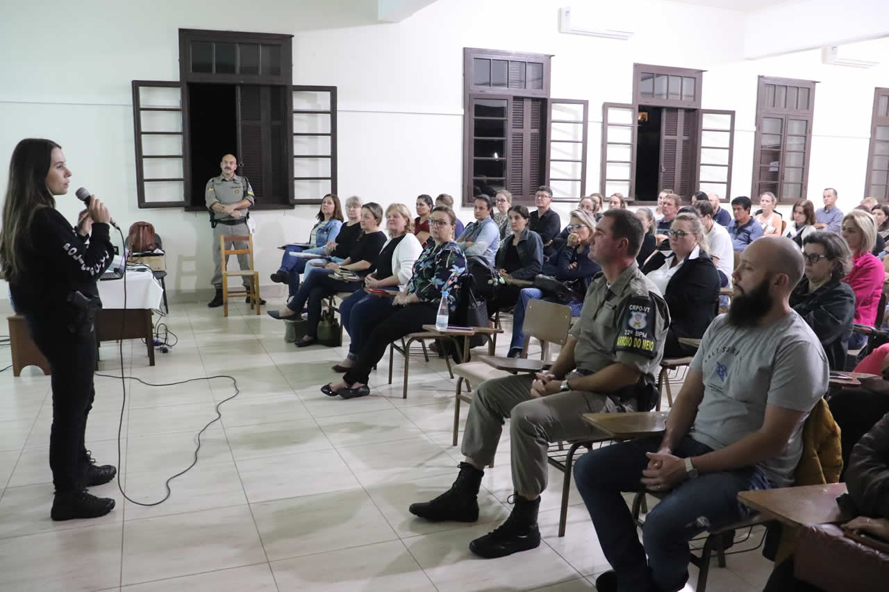 Brigada Militar e Polícia Civil orientam comunidade escolar sobre segurança nas escolas