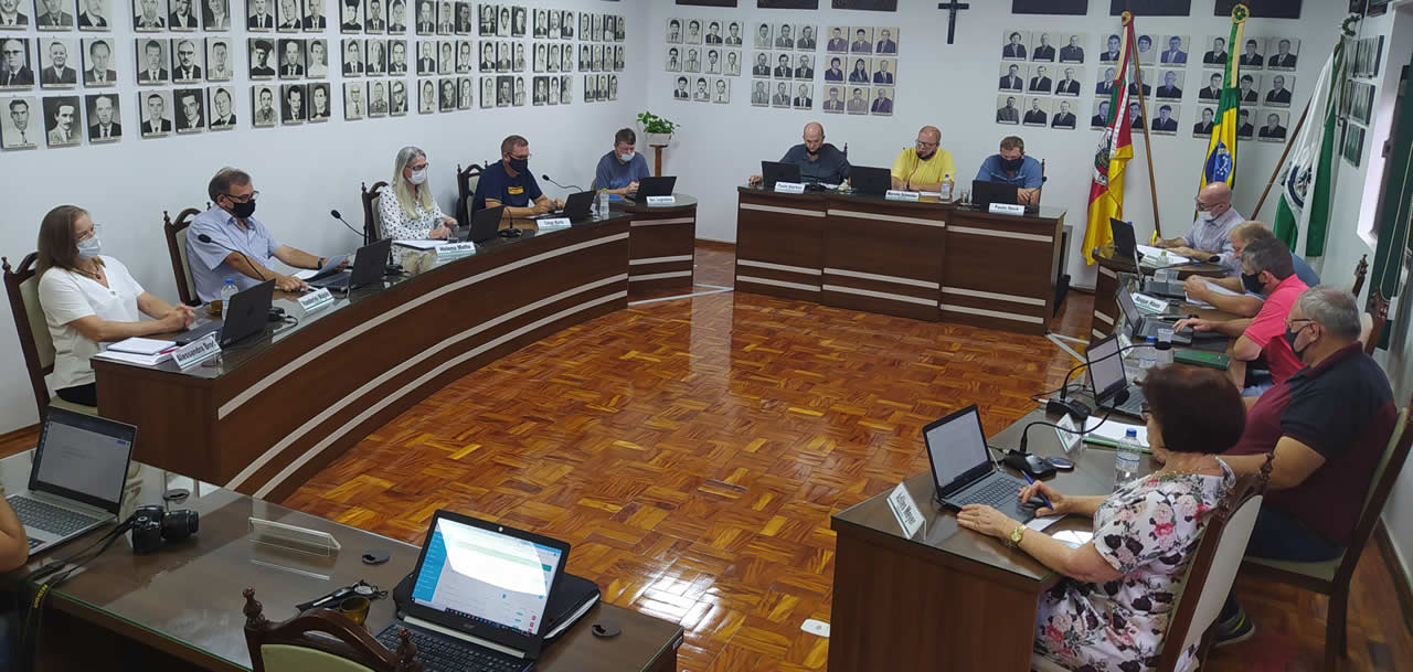 Vereadores aprovam reajuste dos secretários municipais