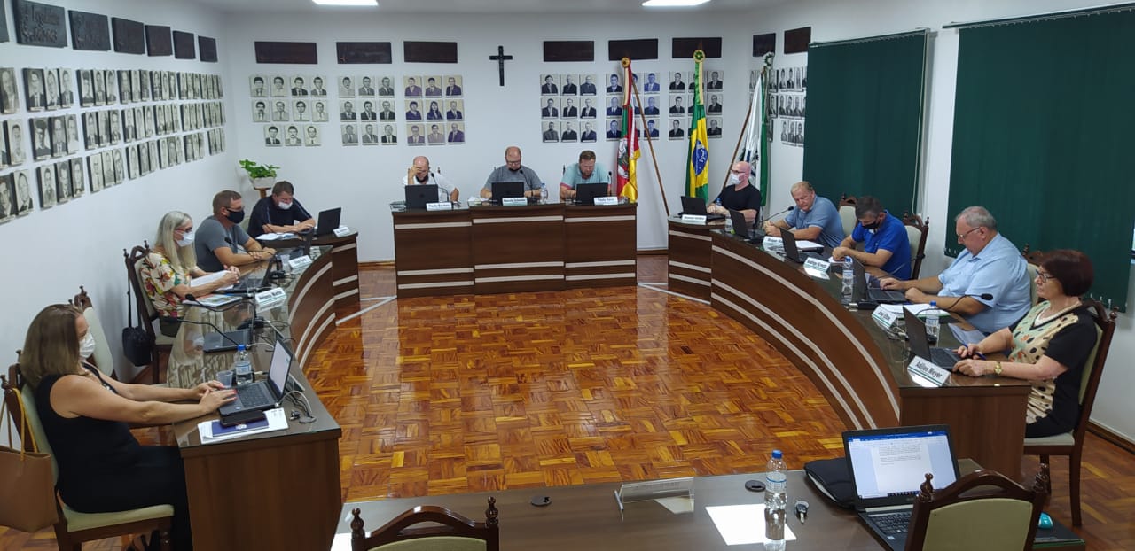 Vereadores aprovam projeto que dobra o número de vagas de monitor escolar