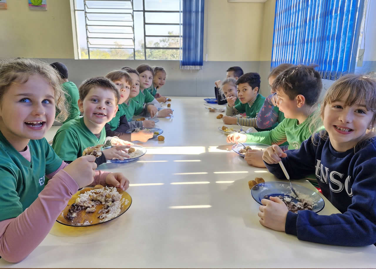 Merenda escolar: cuidado e nutrição para mais de 3,4 mil alunos