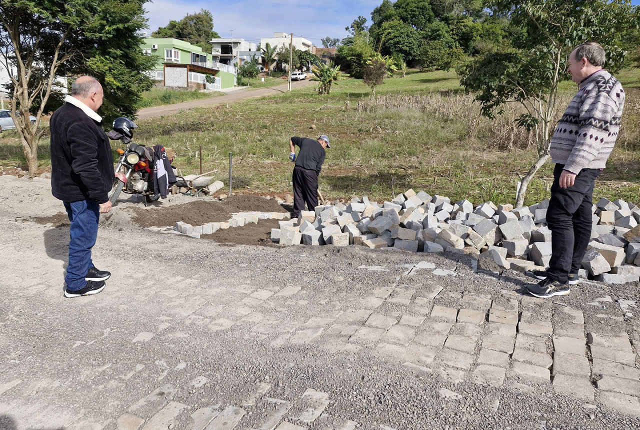 Arroio do Meio prepara ruas para pavimentação associativa