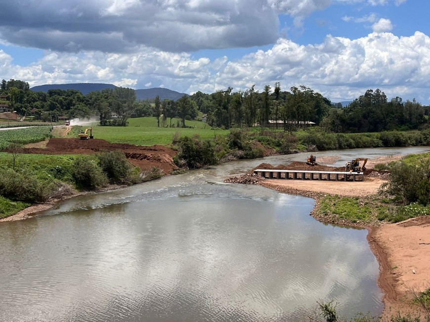 EGR finaliza a colocação das galerias em obra da nova travessia sobre o Rio Forqueta