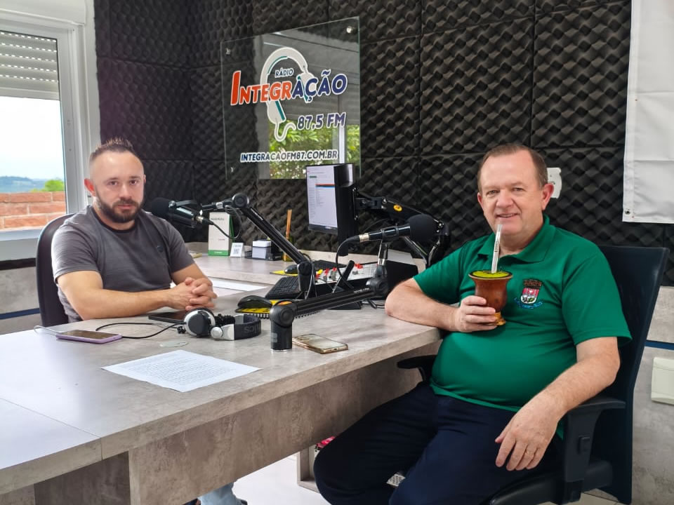 Prefeito Sidnei Eckert destaca avanços e perspectivas positivas para Arroio do Meio em entrevista à Rádio Integração