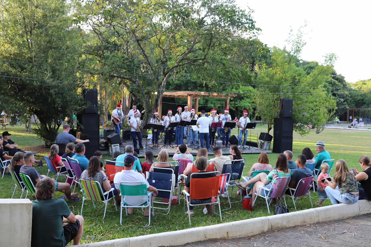 Apresentação da Orquestra Municipal abre programação natalina do município