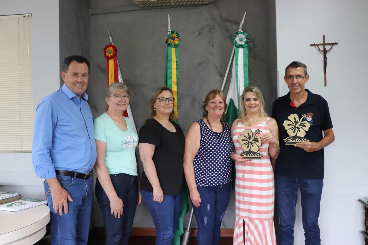 Executivo presta homenagem a servidores aposentados