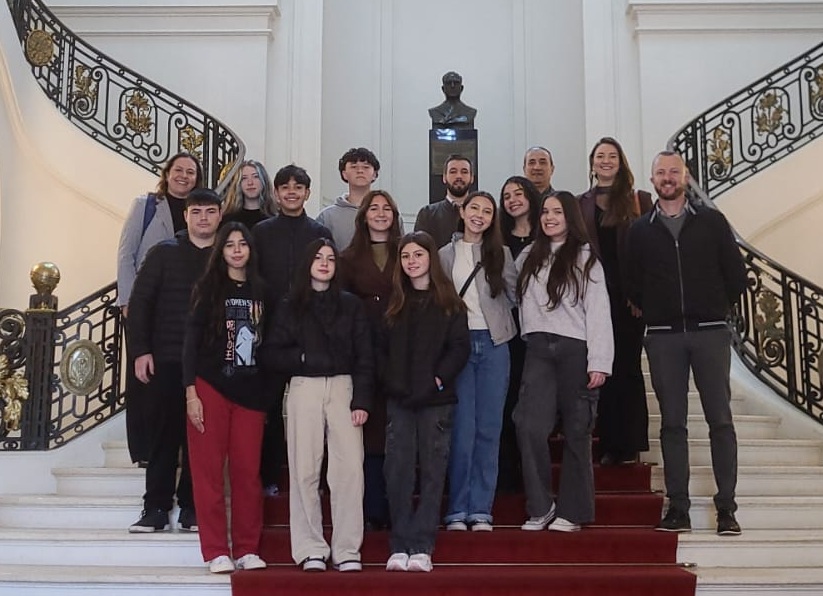 Vereadores Mirins de Arroio do Meio visitam Assembleia Legislativa e Palácio Piratini