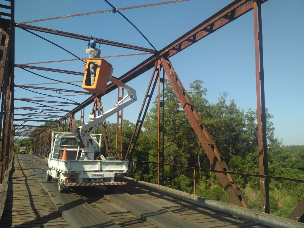 Cabos de energia são furtados próximo à Ponte de Ferro