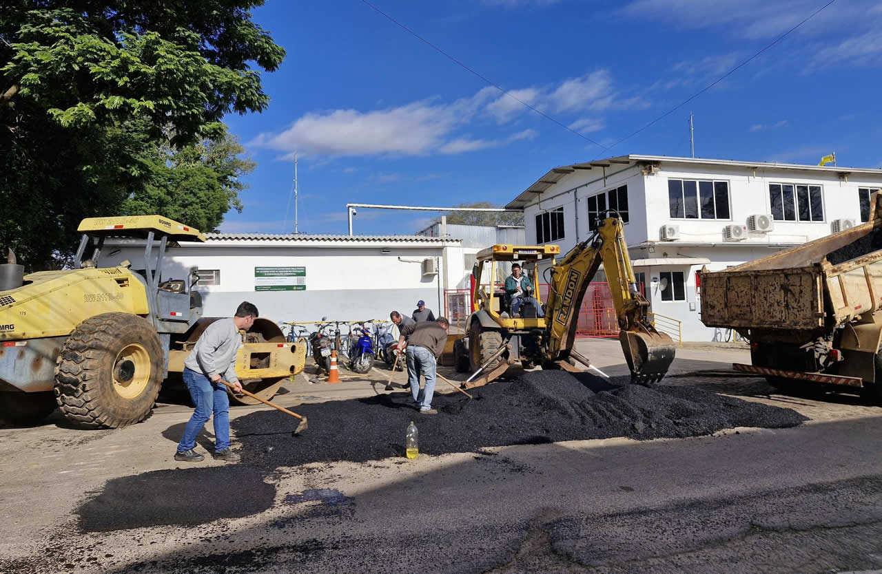 Secretaria de Obras executa melhorias em vias urbanas