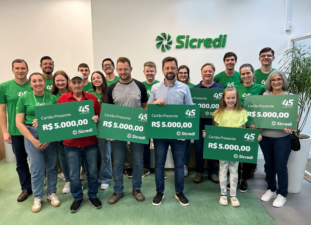 Prêmios da 1ª rodada de sorteios da Promoção 45 anos Sicredi Região dos Vales são entregues em outubro