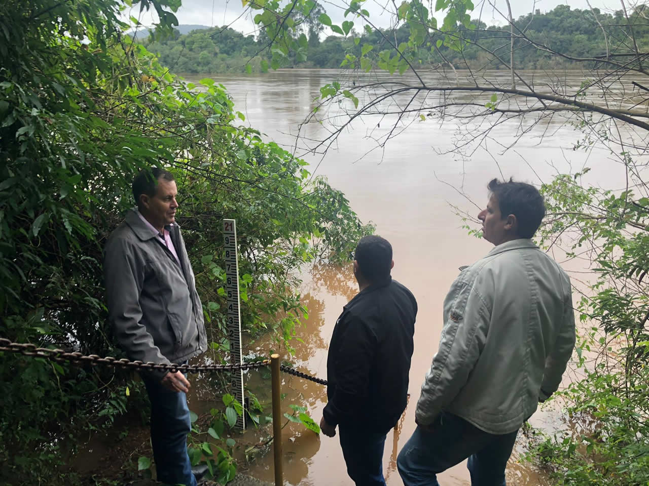 Defesa Civil municipal monitora nível do rio Taquari