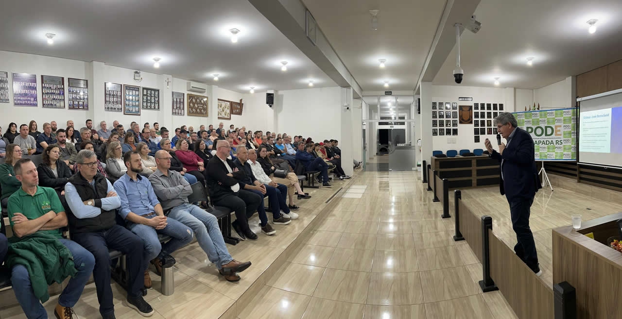 Diretor da Girando Sol faz palestra em Chapada (RS)