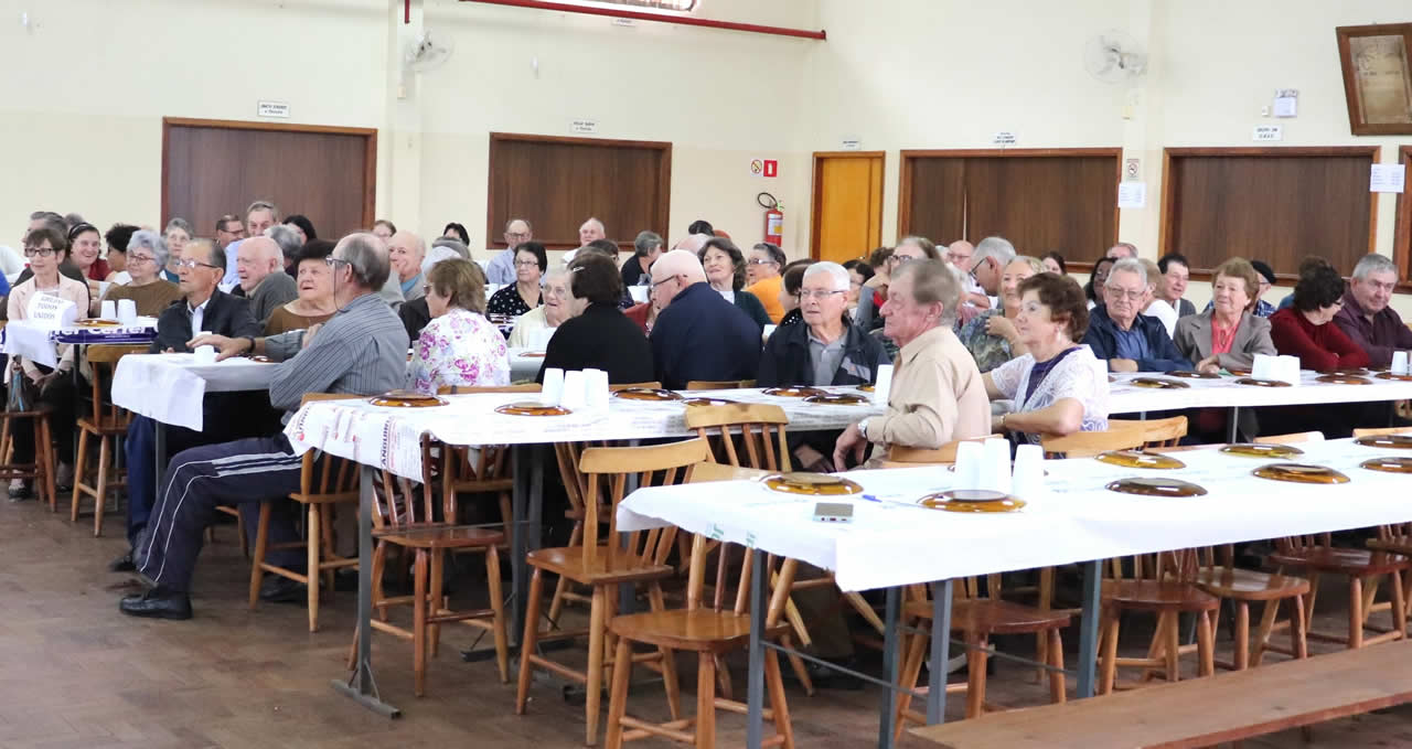 Almoços de confraternização ocorrem em junho no município de Arroio do Meio