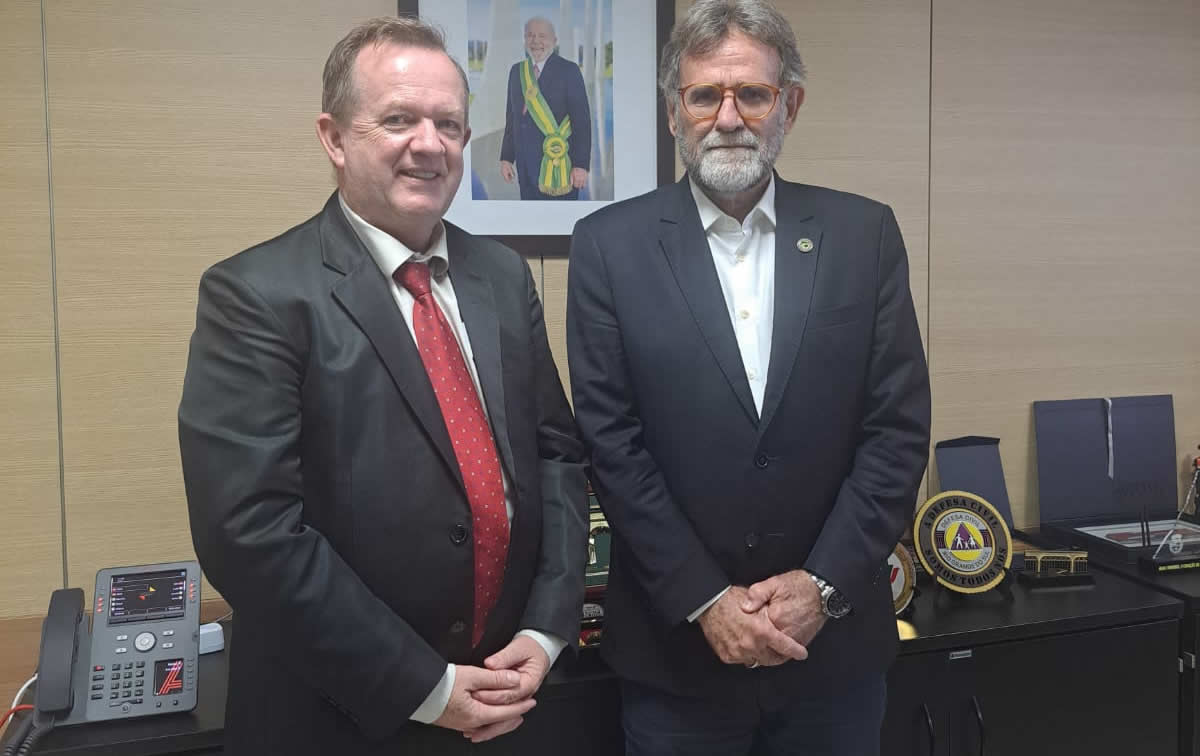 Eckert busca recursos e soluções para habitação e saúde na Capital federal