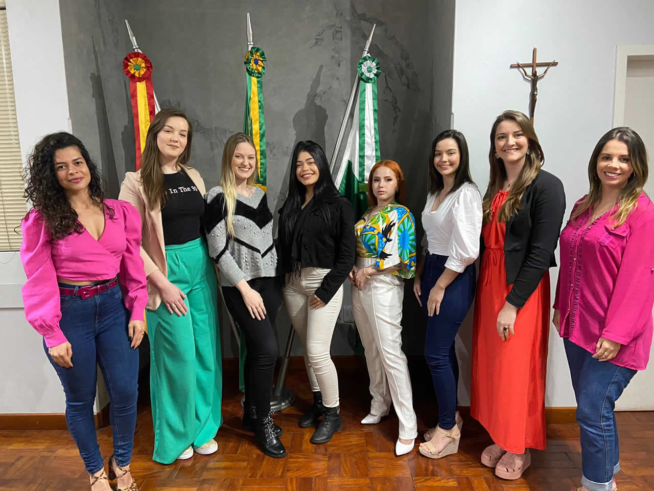 Executivo conhece candidatas a soberanas