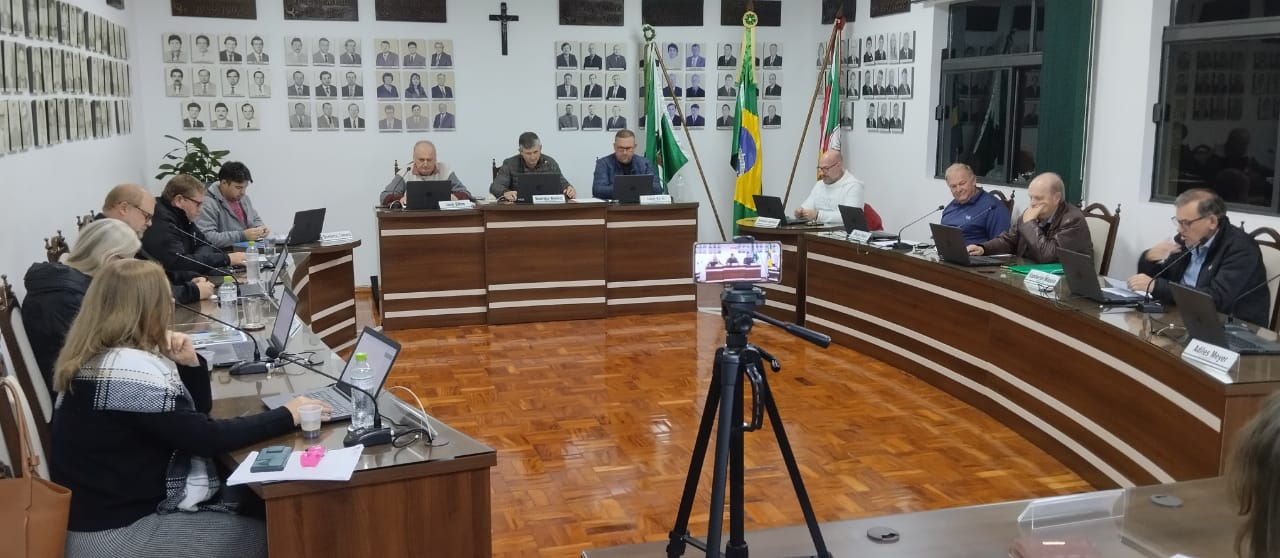 Legislativo arroio-meense aprova projeto que autoriza a concessão de aluguel social