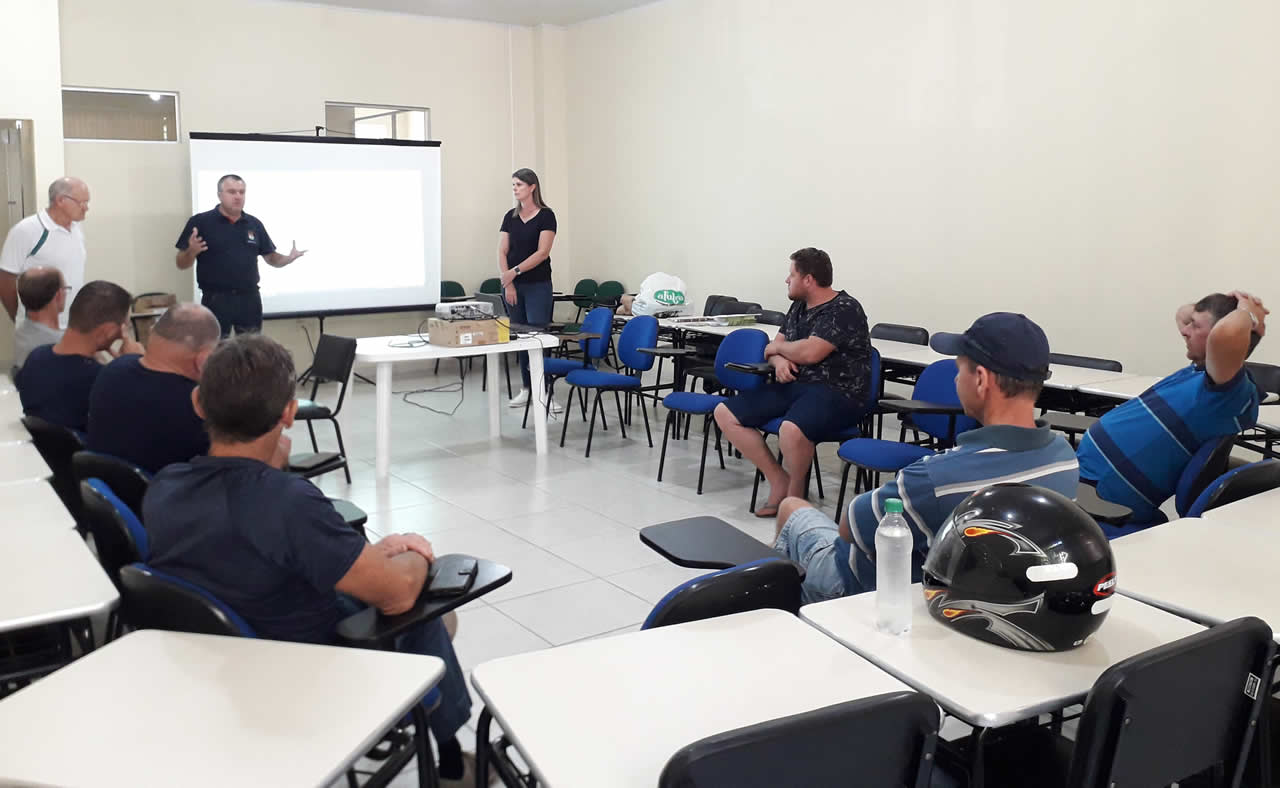 Agricultores participam de capacitação sobre manejo correto dos agrotóxicos