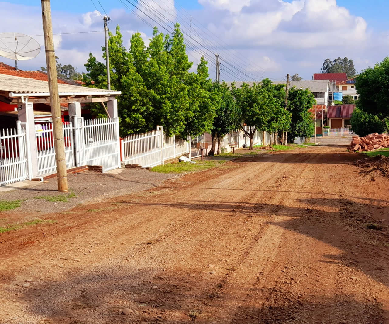 Ruas Monteiro Lobato e Manoel Bandeira recebem pavimentação