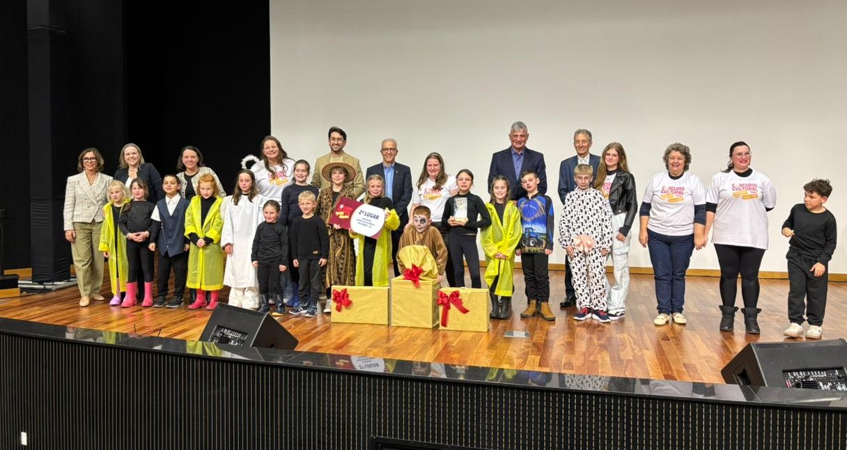 EMEF Getúlio Vargas conquista 2º lugar em Concurso Cultural de Teatro da Dália