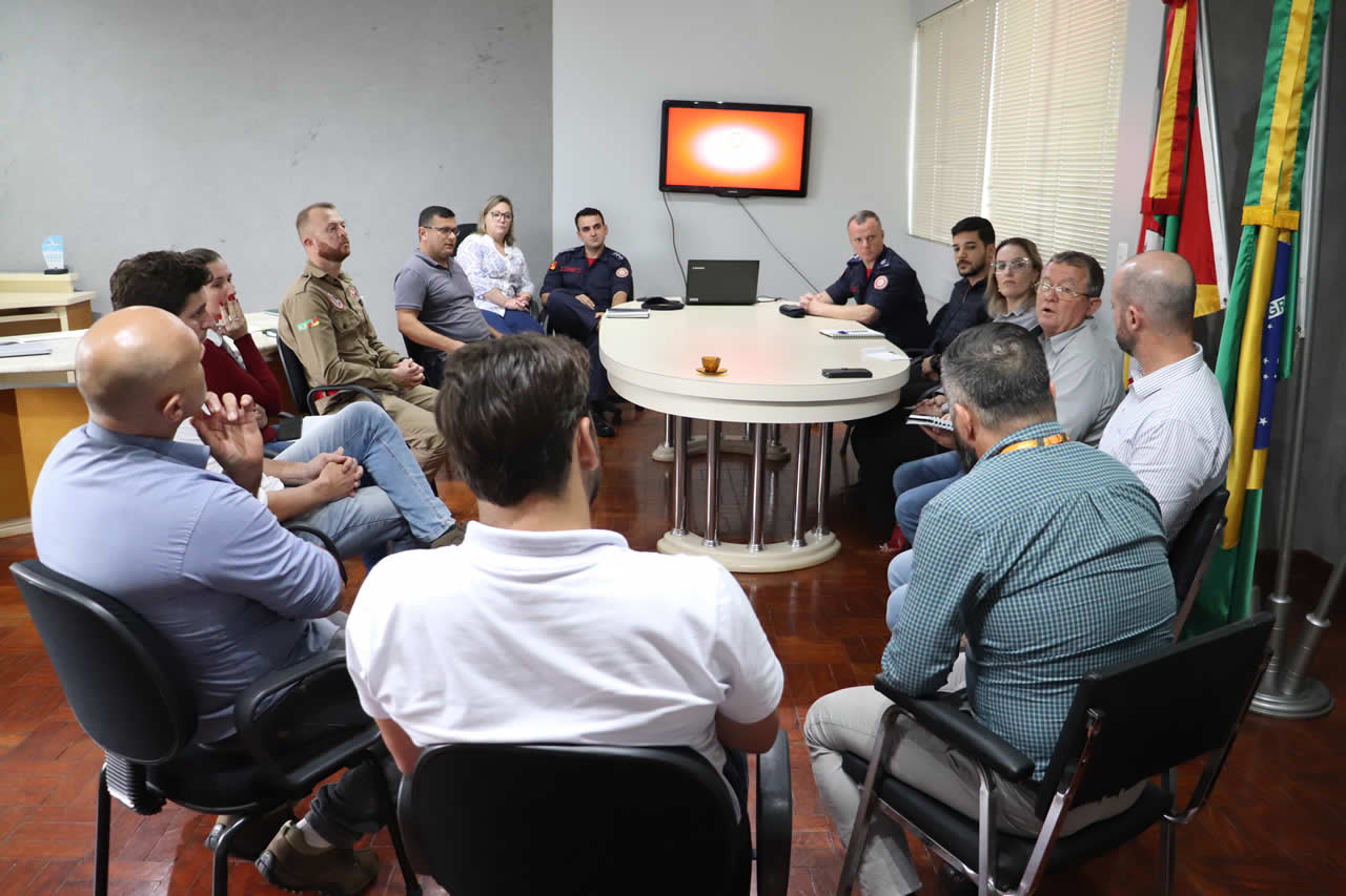 Bombeiros apresentam projeto para instalação de unidade no município