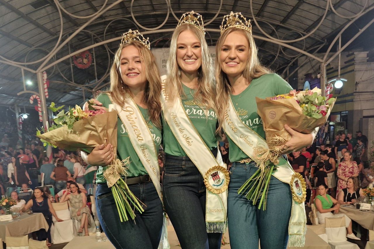 Daniela Branchi, Taís Bruismann e Cintia Ferreira formam a nova corte de Arroio do Meio