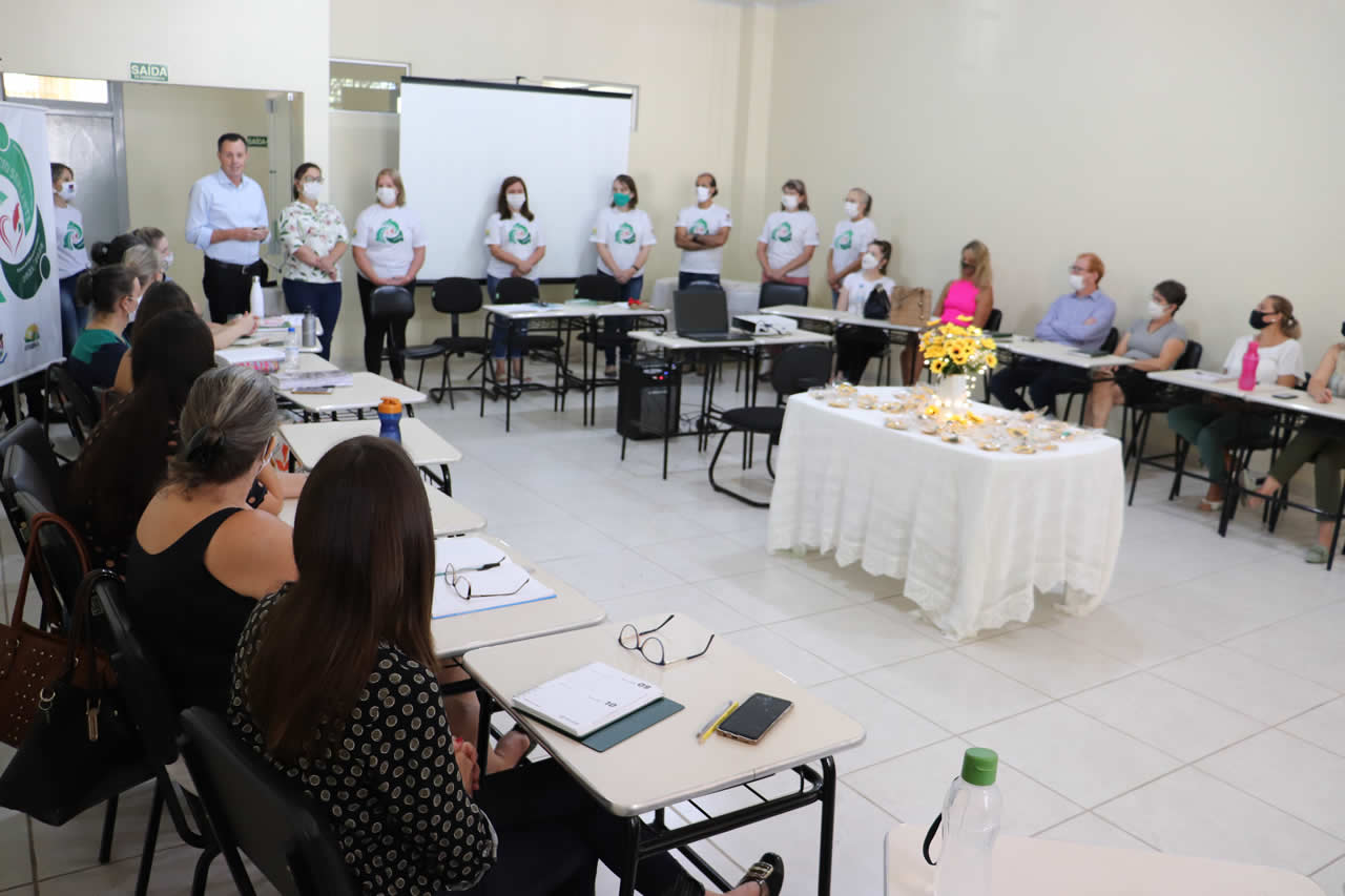 Euipes diretivas se reúnem para o retorno dos alunos às salas de aula