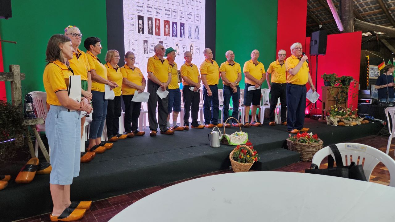 Grupo Amigos do Sapato de Pau evidencia identidade cultural