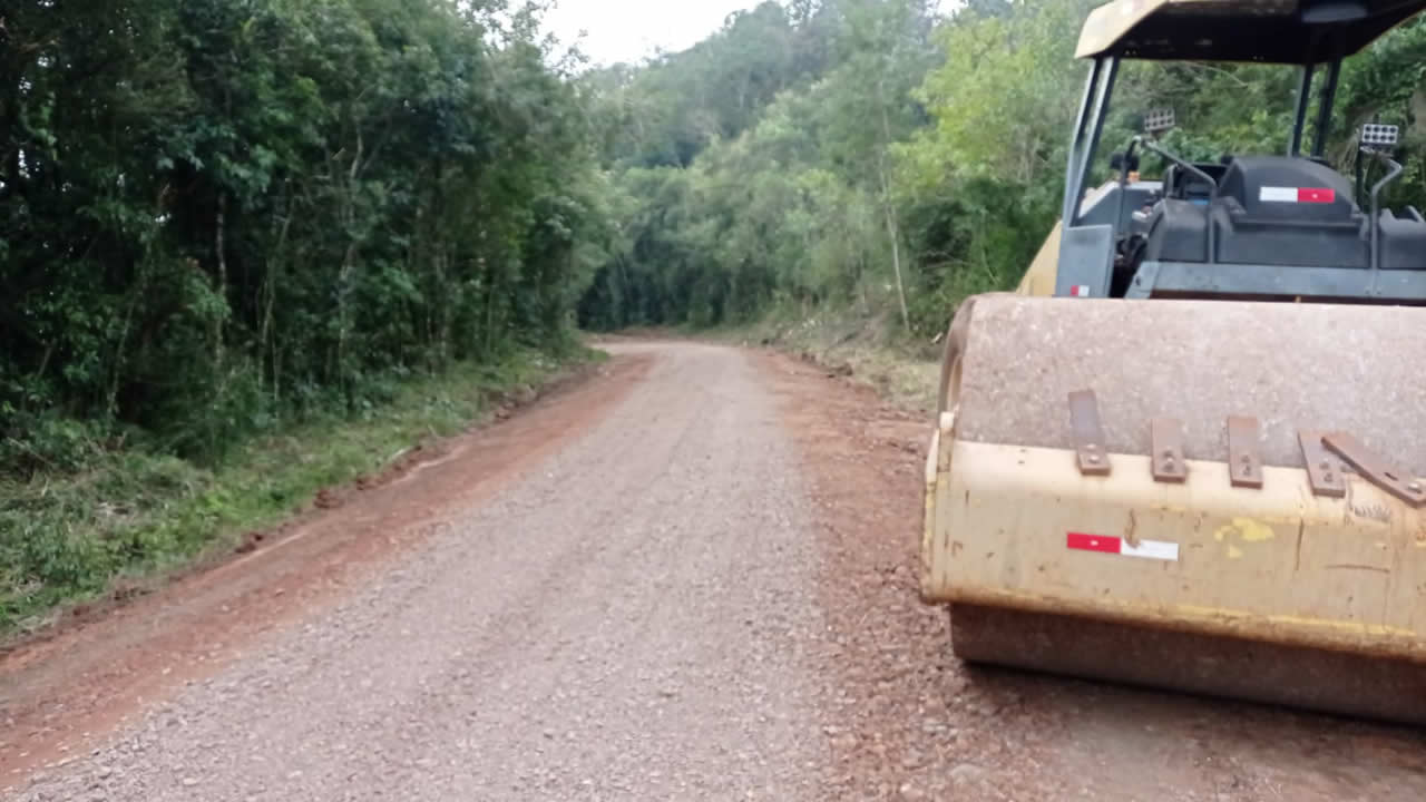 Secretaria de Obras realiza melhorias no acesso ao Morro Gaúcho