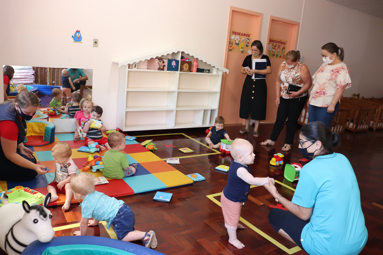 Cerca de 820 crianças retornam às Escolas Comunitárias de Educação Infantil