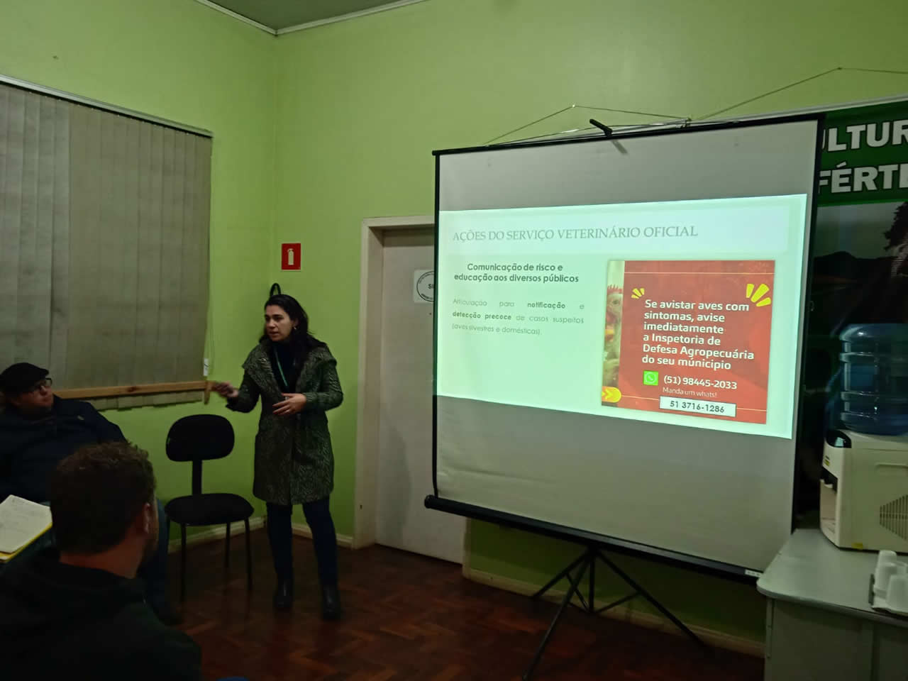 Palestra aborda situação atual da gripe aviária