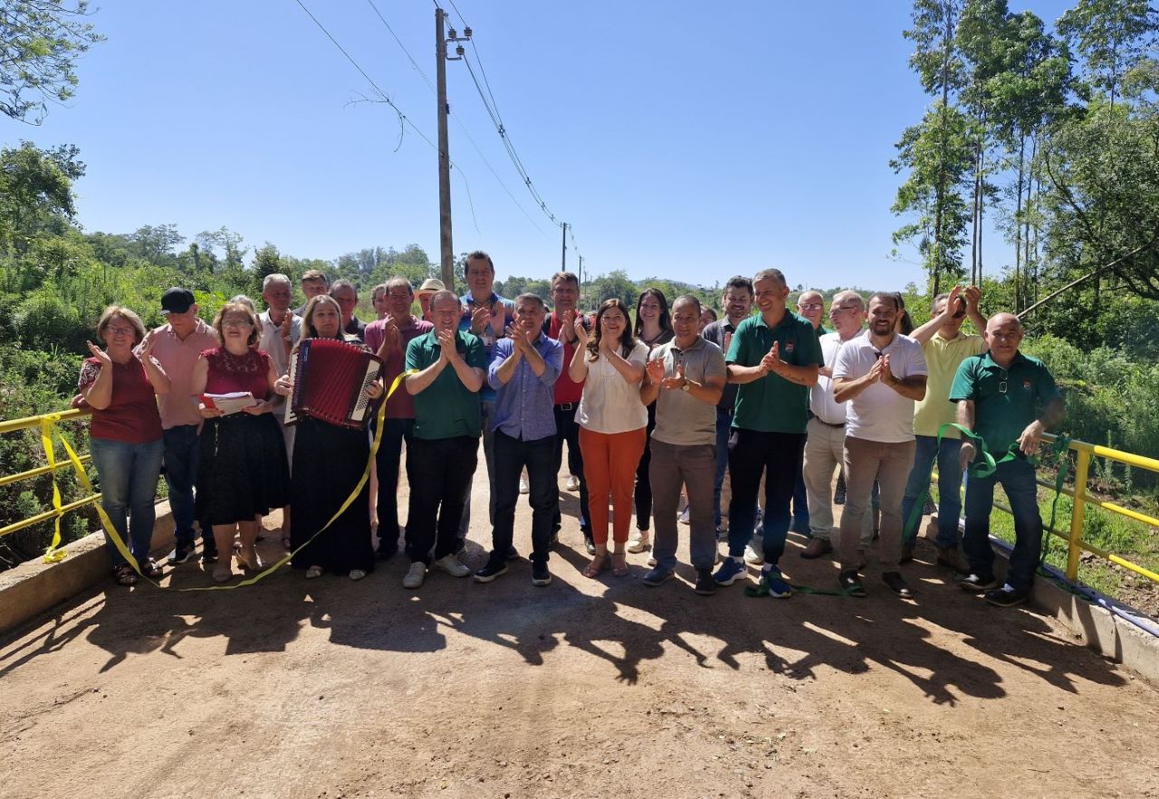 Ponte da Travessa Calipal foi inaugurada e restabelece ligação entre bairros