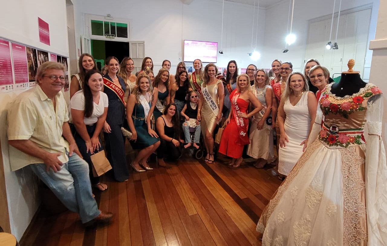 MÊS DA MULHER: Entre coroas e memórias, exposição celebra o protagonismo das mulheres