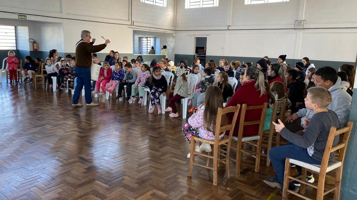 Giro Cultural revela talentos e promove integração