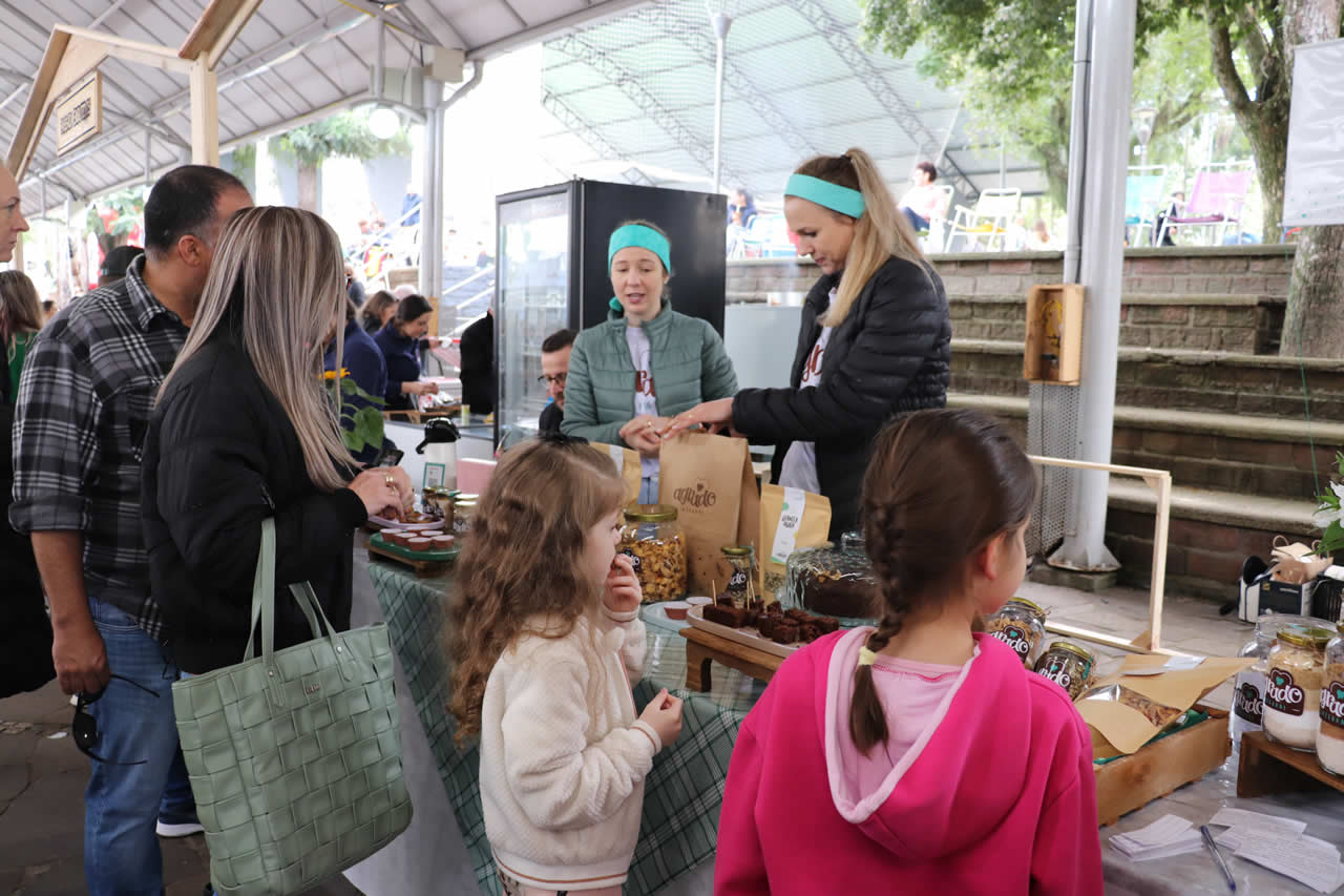 Domingo é dia de Feira Gastronômica na Rua de Eventos