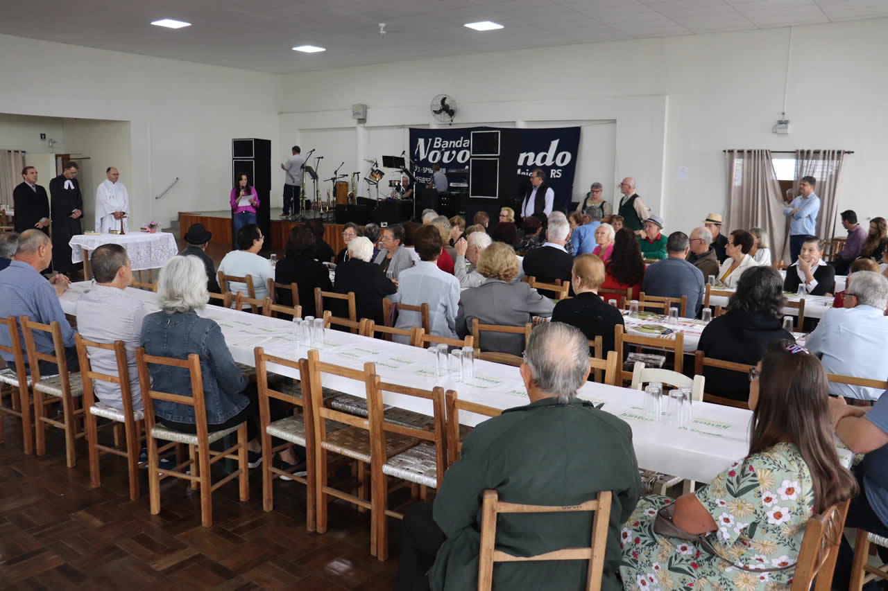 Fichas para almoço da terceira idade devem ser retiradas até dia 02 de maio