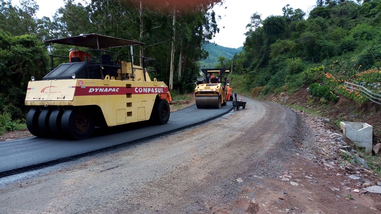 Daer atua com várias frentes de trabalho na VRS-811, no Vale do Taquari