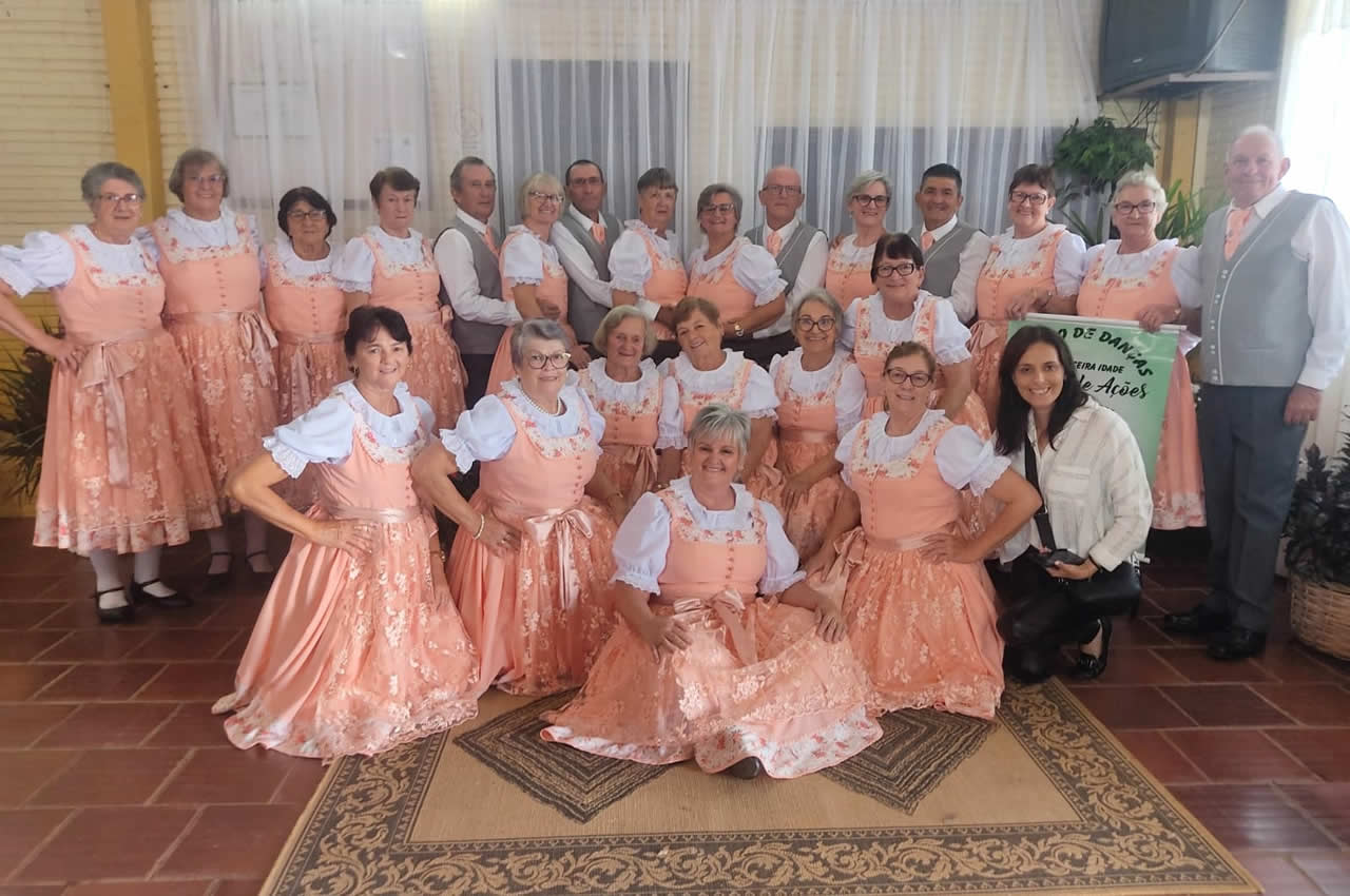 Encontro de Grupos de Danças envolve 15 municípios visitantes